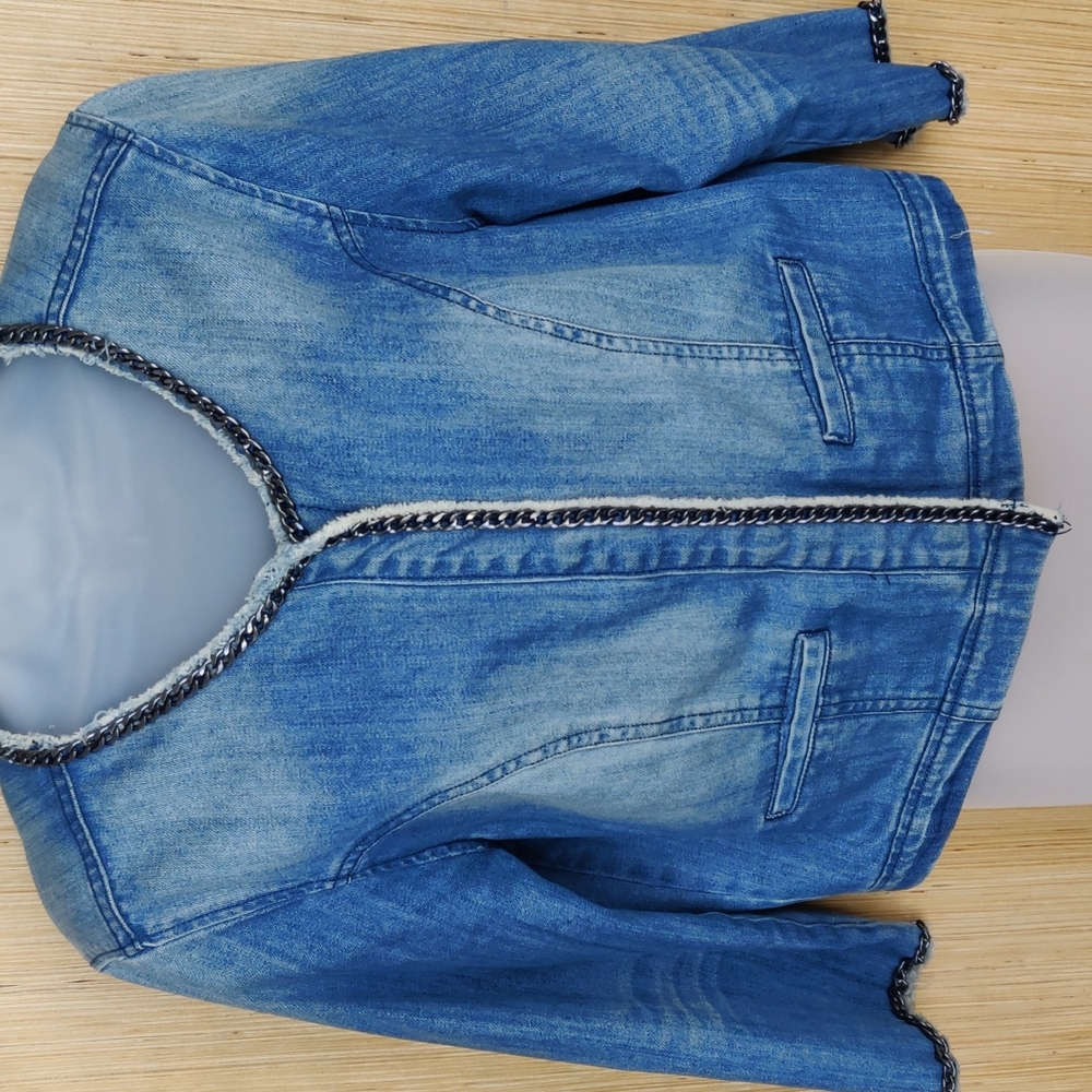 Cropped denim jacket